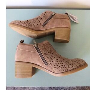 NWT Sonoma Akita Stone Brown Ankle‎ Boots Size 6M w/ Vitalize by Ortholite